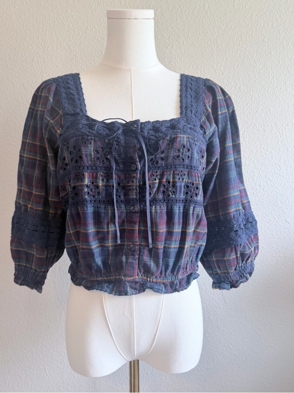 American Eagle Outfitters Navy Plaid Eyelet Lace Peasant Top Boho Style